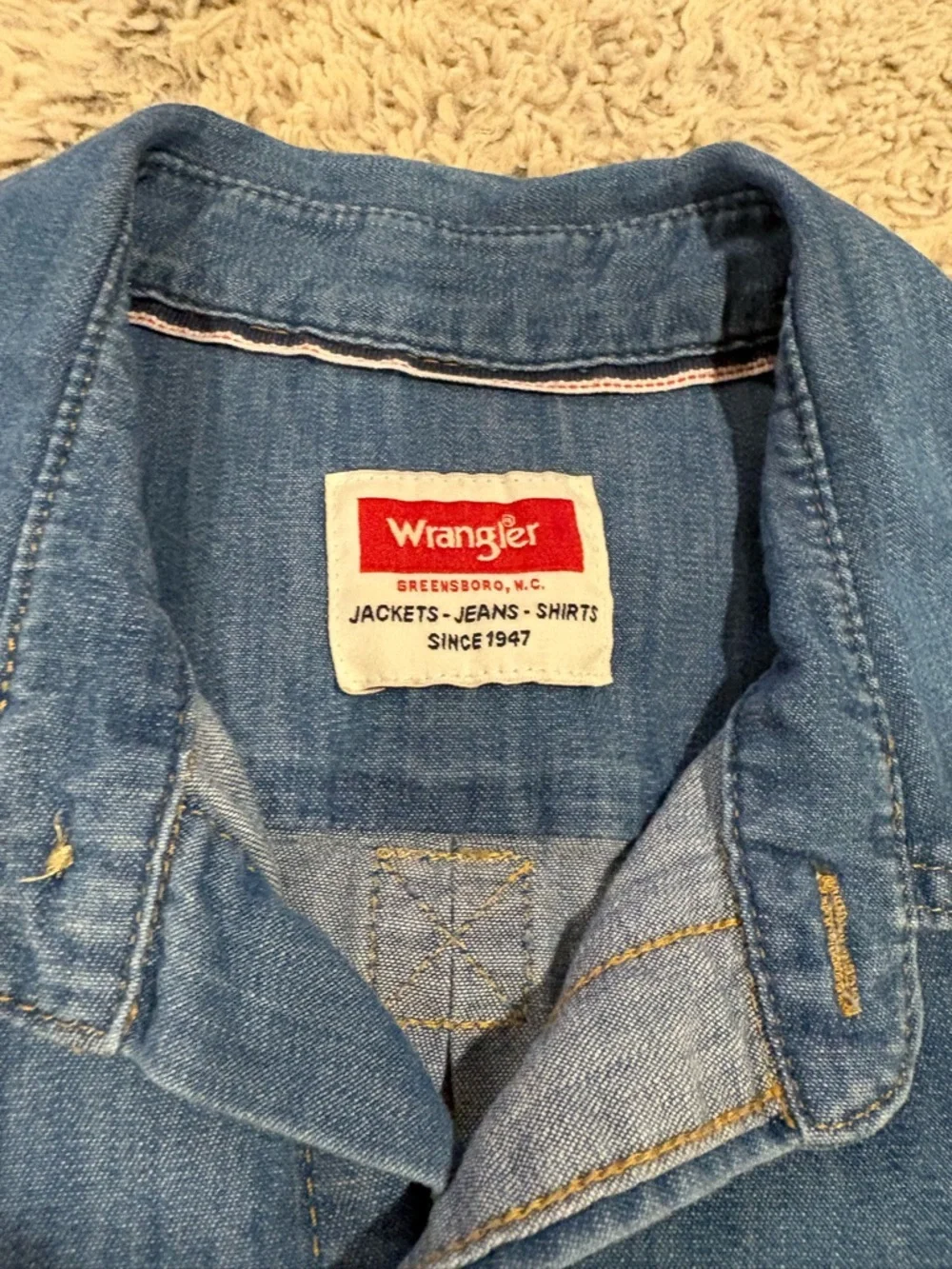 Wrangler Denim Button Down Shirt Mens Size Medium Blue Good‎ Western Long Sleeve